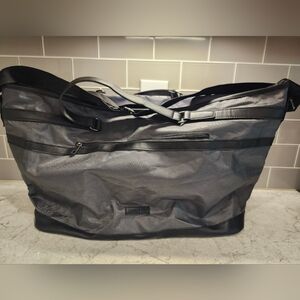 Kenneth Cole Gray Black Nylon Zip Weekend Travel Duffle Gym Bag